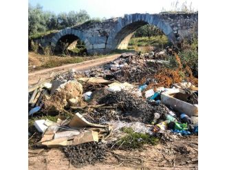 İznik’te “tarihi” ayıp