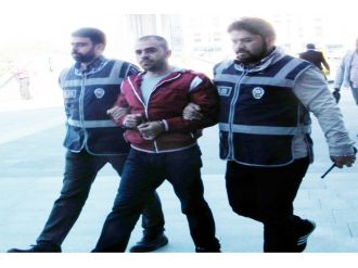 Palalı saldırganın babası halkı suçladı