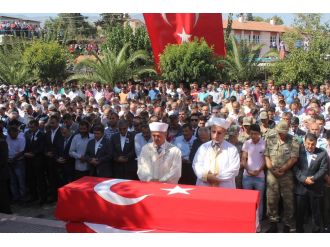Hatay şehidini uğurladı