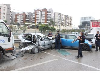 9 araç birbirine girdi: 9 yaralı