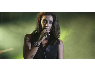 Sıla: "Samimiyetsiz ünlüleri kastettim"