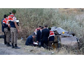 Otomobil şarampole takla attı: 1 ölü, 1 yaralı