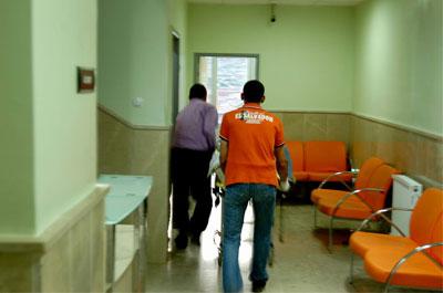 Elektrik direğinde onarım yaparken öldü