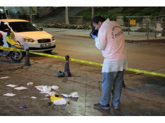 Önün kesip para istediler, vermeyince bıçakladılar