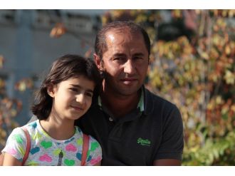 Çaresiz baba kızı için kalp bekliyor