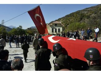 Şehit cenazesinde gözyaşları sel oldu