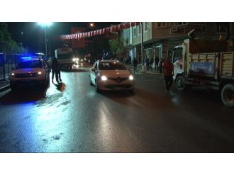 Patlamanın olduğu cadde trafiğe açıldı