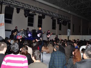 Seksendört Manisalı Gençleri Coşturdu