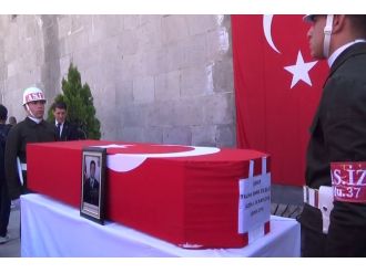 Şehit Uzman Çavuş son yolculuğuna uğurlanıyor