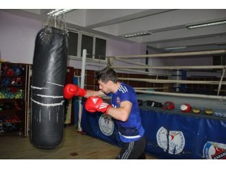 Karabükspor’da kalecilere boks eğitimi