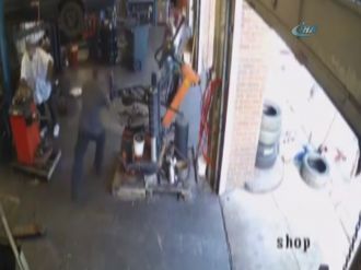 Saldırganları böyle püskürttü