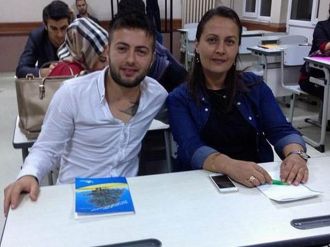 Anne-oğul aynı sınıfta