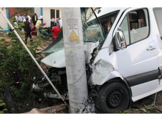 Düğün yolunda kaza: 15 yaralı