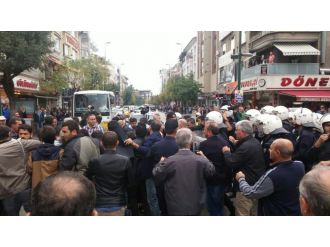 İzinsiz yürüyüşe polis müdahalesi: 36 gözaltı