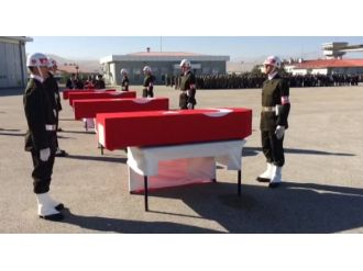 Şemdinli şehitleri için tören