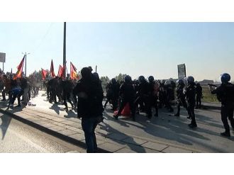 Ankara’da polise taşla saldıran gruba müdahale
