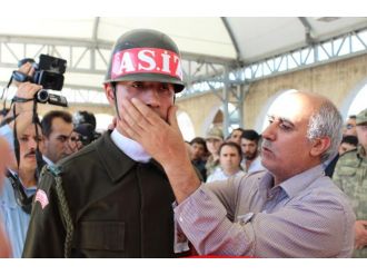 Şehit babası: Kurban olurum size ağlamayın