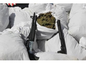 50 ayrı operasyon, 1 ton 325 kilo esrar, 30 tutuklama!