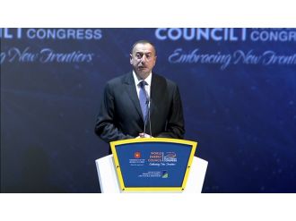 Aliyev’in konuşması alkışlarla kesildi