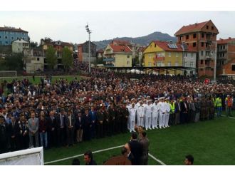 Şemdinli şehidini binlerce kişi uğurladı