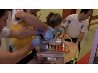 Kolunu kaptırdığı kıyma makinesiyle hastaneye getirildi