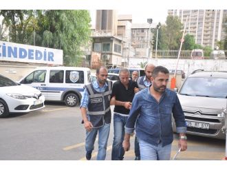 O soyguncu polis çıktı