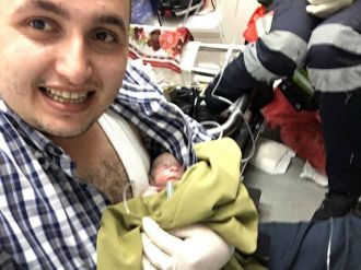 Vücut ısısıyla hayatta tuttu