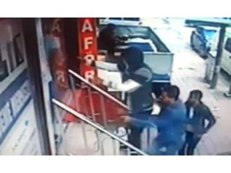 Kuaförde silahlı çatışma kamerada