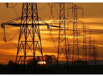 Tokyo karanlığa gömüldü