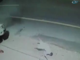 Sürücü araçtan böyle fırladı