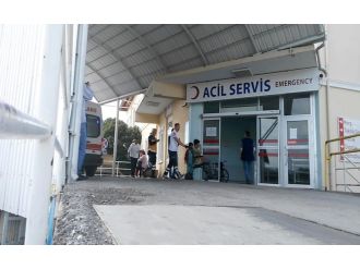 91 öğrenci gıda zehirlenmesi şüphesiyle hastanelere kaldırıldı