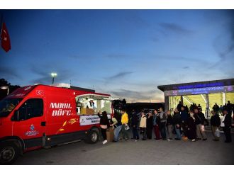 İstanbullulara aşure ziyafeti