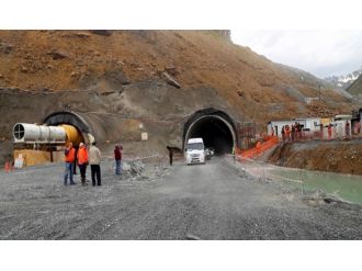 Türkiye’nin en uzun tünelinde son 90 metre