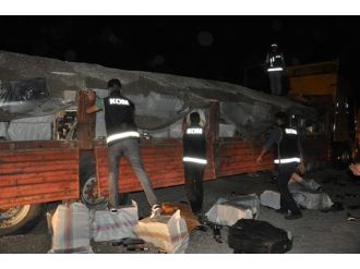 Kumun içine gizlenmiş 185 bin paket kaçak sigara ele geçirildi