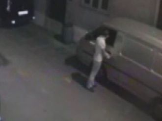 Minibüsü saniyeler içinde böyle çaldı