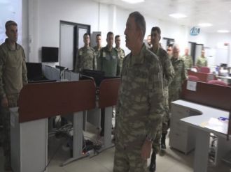 Orgeneral Akar Fırat  Kalkanı Harekatı’nı yerinde izledi