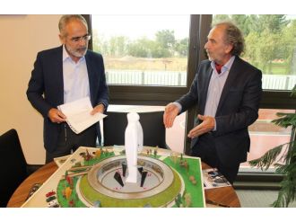 Cumhurbaşkanı Erdoğan’a 15 Temmuz Şehitleri Anıtı Projesi sunuldu