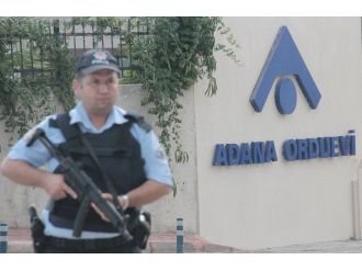 Orduevi önünde peçeli erkek alarmı