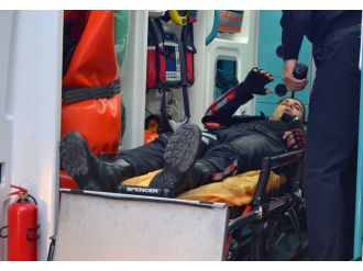 Yunus ekibine otomobil çarptı: 1’i ağır 2 polis yaralı