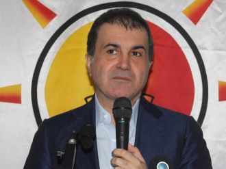 Bakan Çelik’ten Hollande’a başörtüsü yanıtı