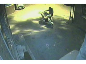 Vicdansız hırsız engelli motorunu çaldı