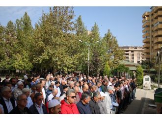 6 kişiyi hayata bağlayan kadına gözü yaşlı uğurlama