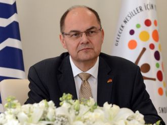 "Darbe girişimi başarısız olduğu için mutluyuz"