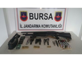 7 yıldır aranan şahsın gizlendiği yerden cephanelik çıktı