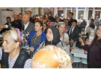 İndirimi duyan mağazaya akın etti