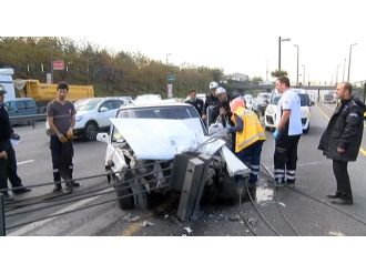 Otomobil metrobüs yoluna girdi