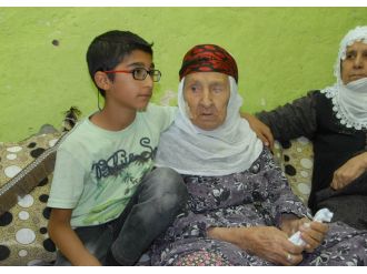 Asırlık çınar Şahi ninenin 450 torunu var !