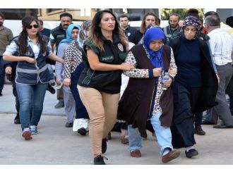 FETÖ operasyonunda 30 öğretmen tutuklandı
