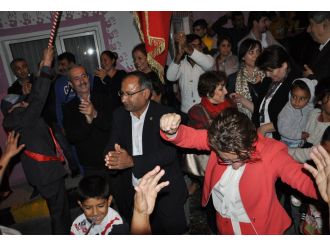 Roman vekile davul zurnalı karşılama