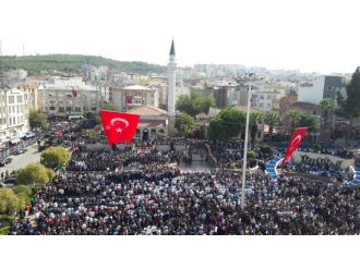 İzmir şehidini son yolculuğuna uğurladı
